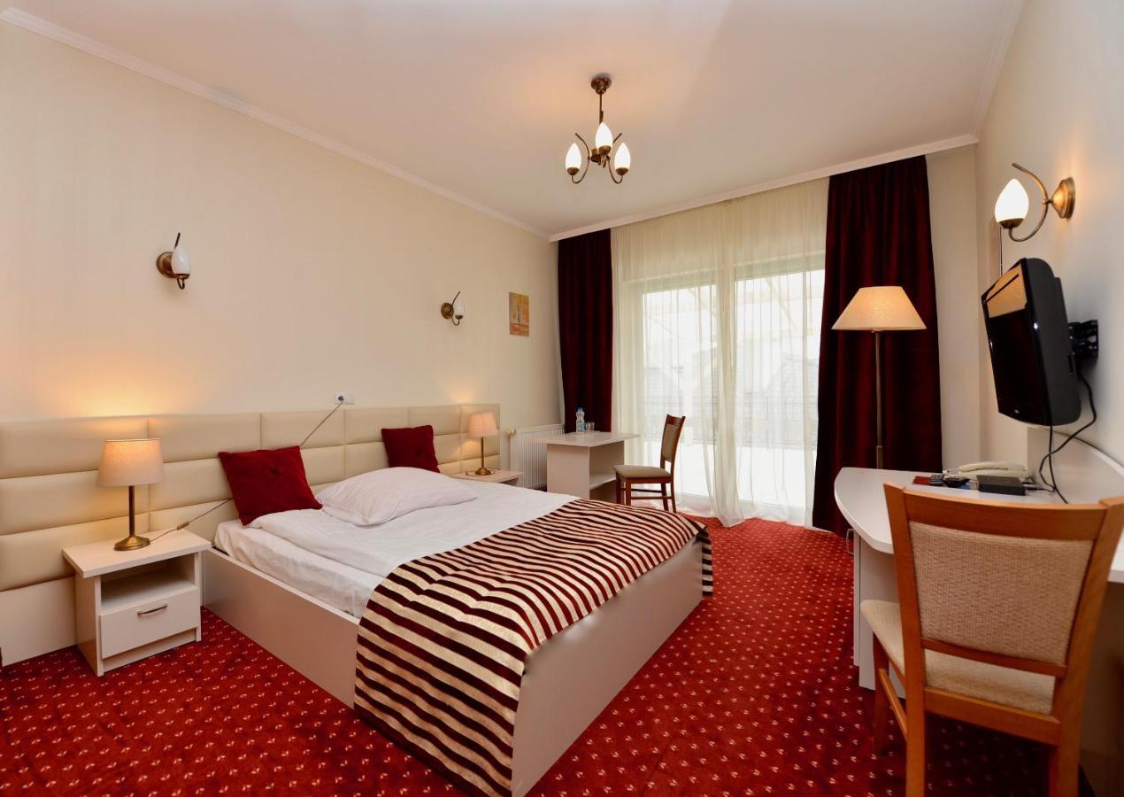 Hotel Lord Dębica Exterior foto